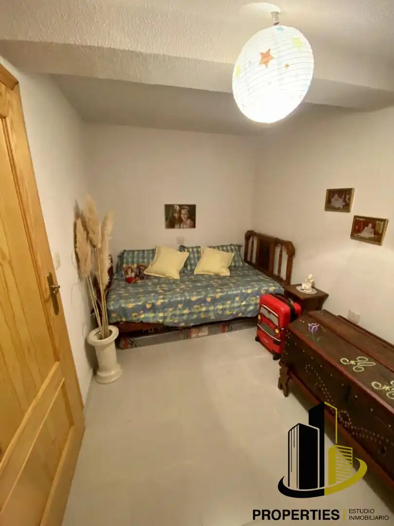 Bedroom of Houses for sale in La Tala
