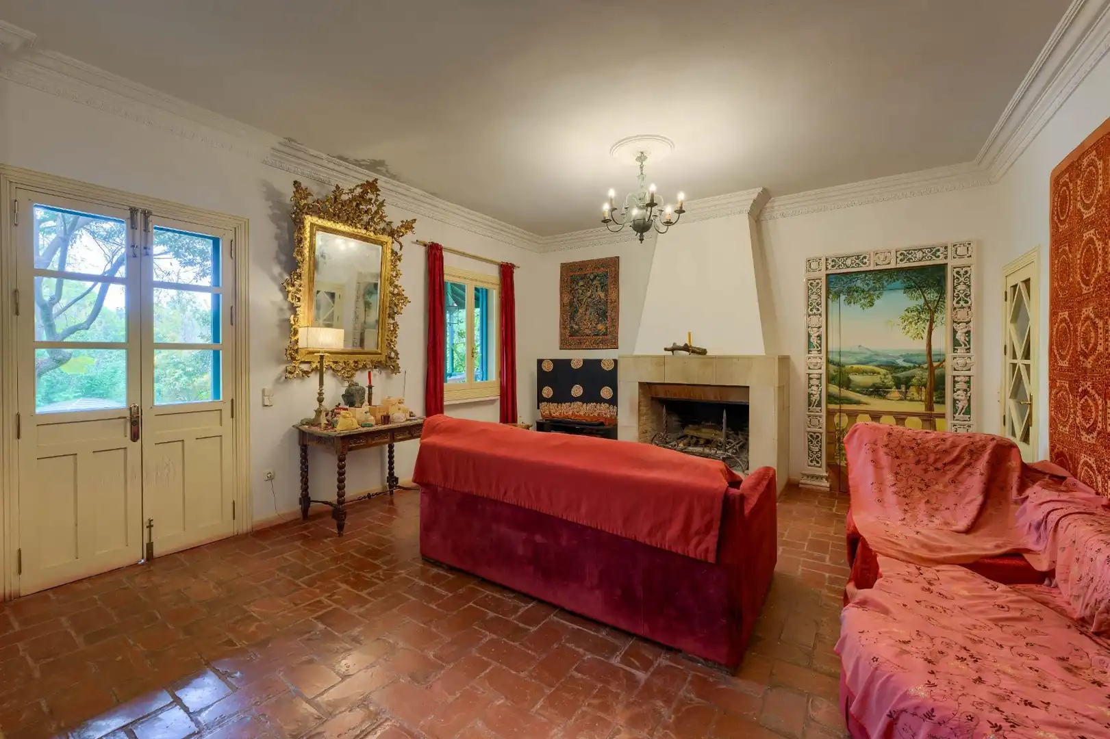 Sala d'estar de Casa o xalet en venda en Sanlúcar la Mayor amb Aire condicionat, Jardí privat i Terrassa