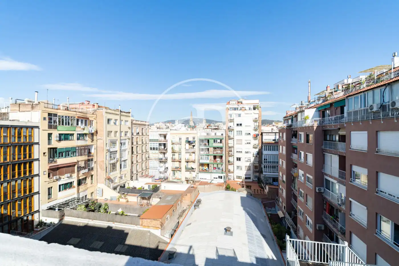 Außenansicht von Dachboden zur Miete in Barcelona mit Klimaanlage, Heizung und Terrasse