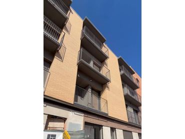 Duplex with balcony for sale in Calle  Prat de la Riba 173
