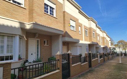 Casa adosada en venda a Calle Francisco Borobia Lopez, Estación - Los Manantiales