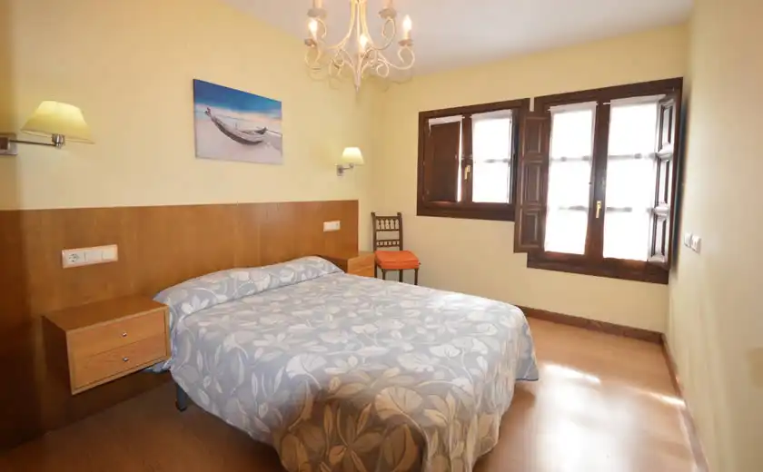 Habitación de Apartamento de alquiler en Llanes con Calefacción, Amueblado y Horno