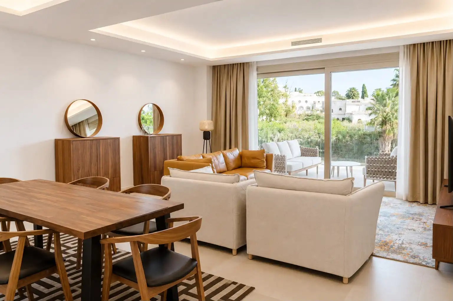Sala d'estar de Apartament en venda en Marbella amb Aire condicionat, Terrassa i Traster