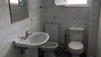 Bathroom of Flat for sale in  Pamplona / Iruña