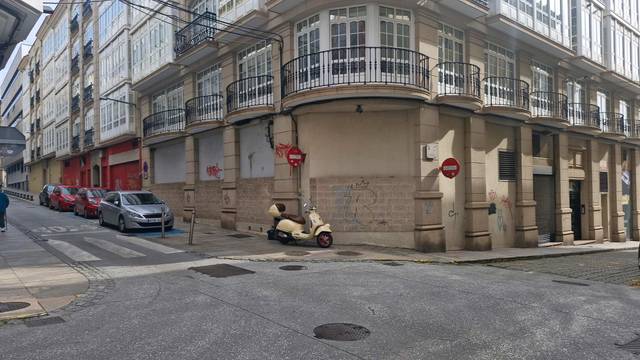 Local comercial en Venta en C. de Rubalcava, 30, -1 en Centro