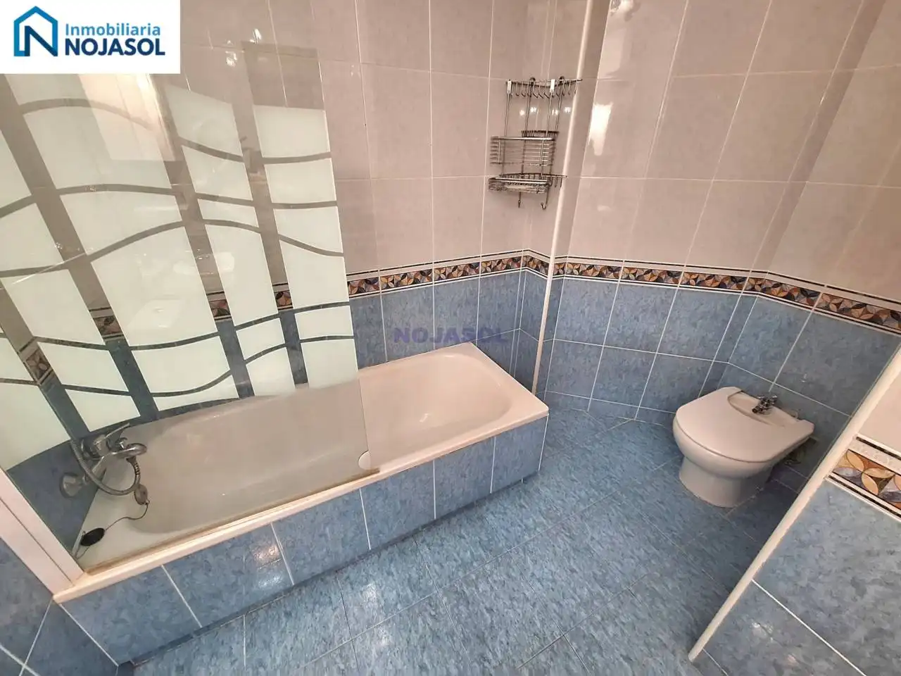 Baño de Apartamento de alquiler en Noja con Calefacción, Jardín privado y Terraza