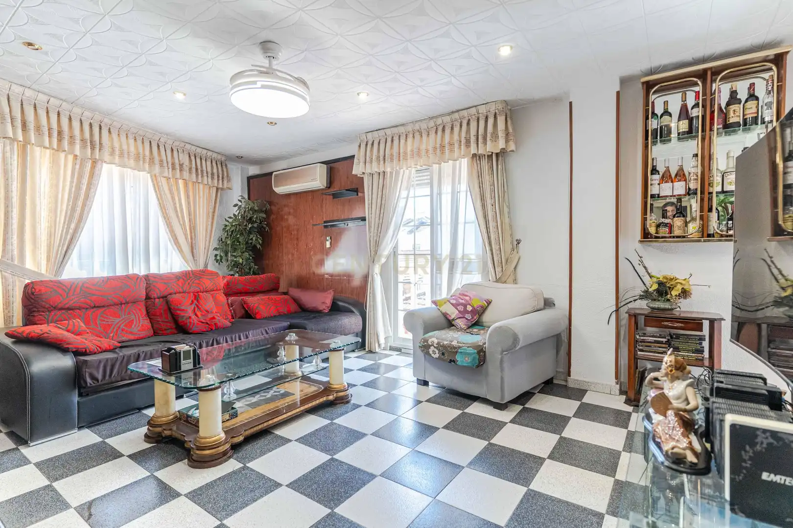 Sala d'estar de Casa o xalet en venda en Avda. De los Ogíjares