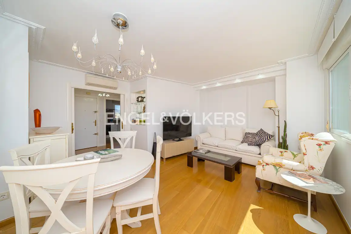 Sala de estar de Apartamento en venta en Benidorm con Aire acondicionado, Trastero y Amueblado