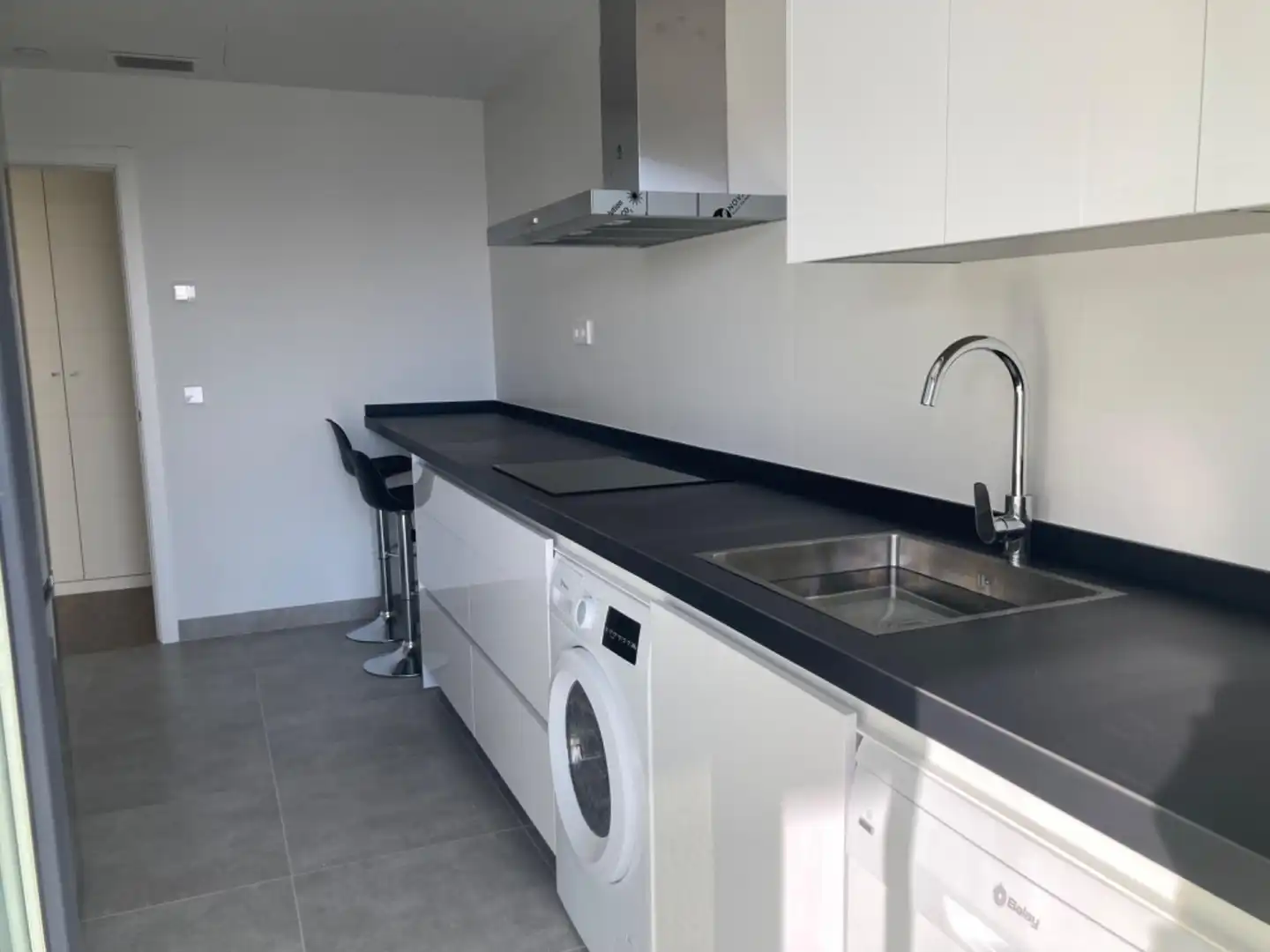 Flat for rent in Poniente-Norte - Miralbaida - Parque Azahara