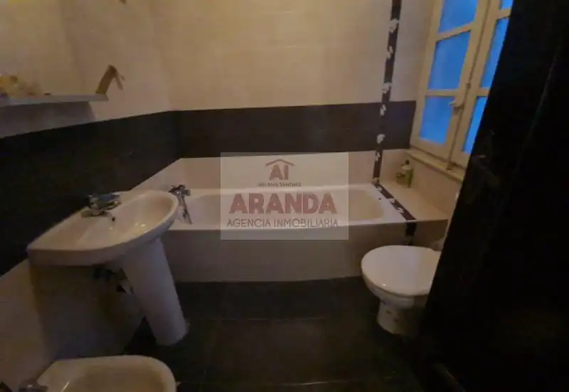 Bathroom of Flat for sale in Zaragoza  with Heating and Terrace
