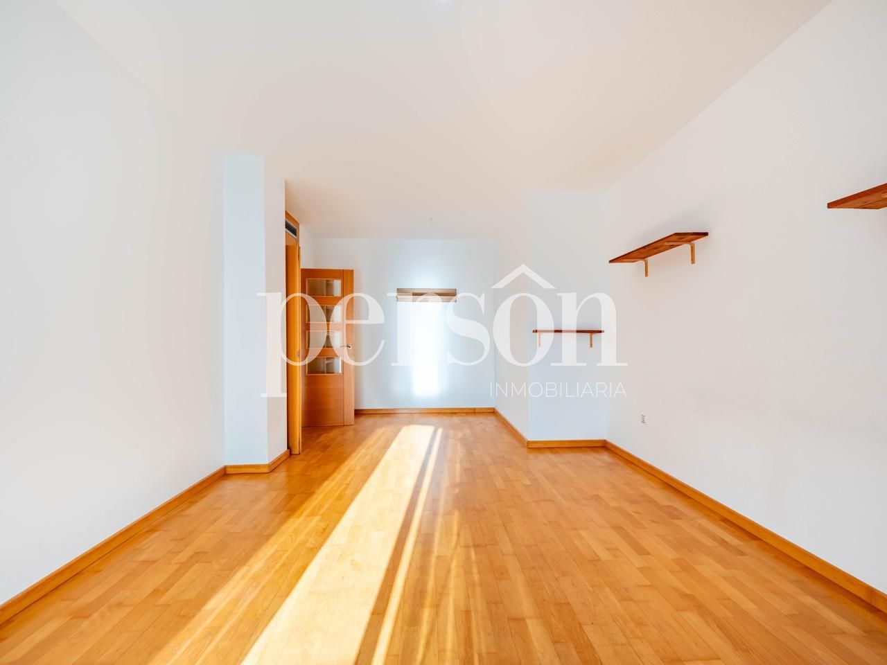 Bedroom of Flat for sale in Paterna  with Air Conditioner, Heating and Terrace