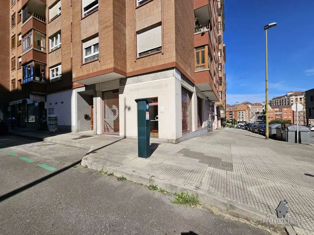 Business premises to rent in El Carbayedo - El Quirinal, imagen 9
