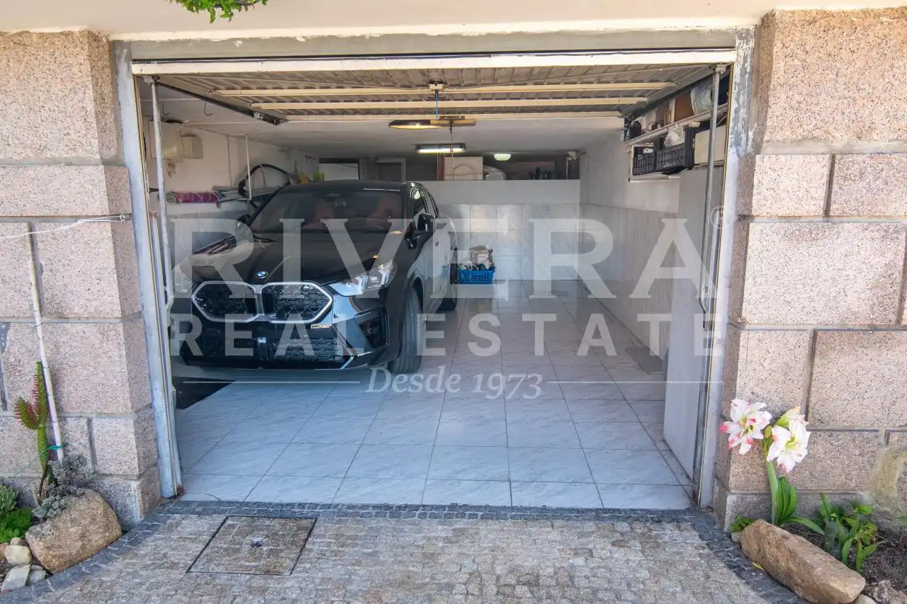 Aparcament de Casa o xalet en venda en Redondela amb Calefacció i Jardí privat
