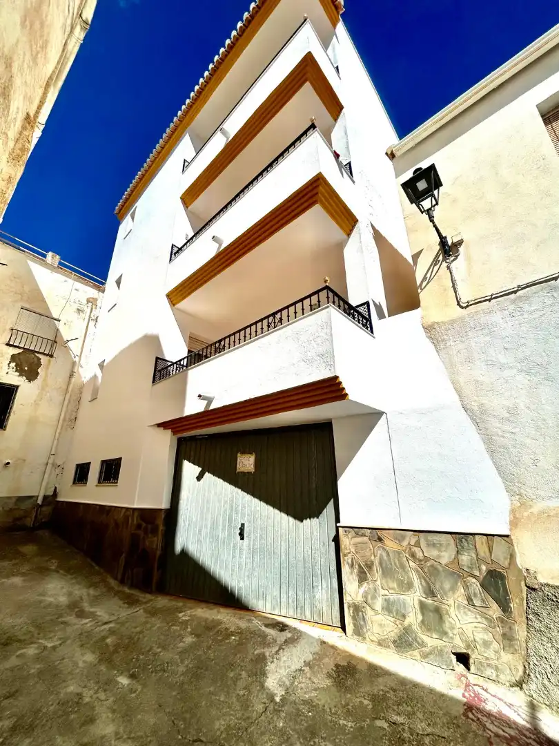 Vista exterior de Casa adosada en venta en Paterna del Río con Calefacción, Terraza y Trastero