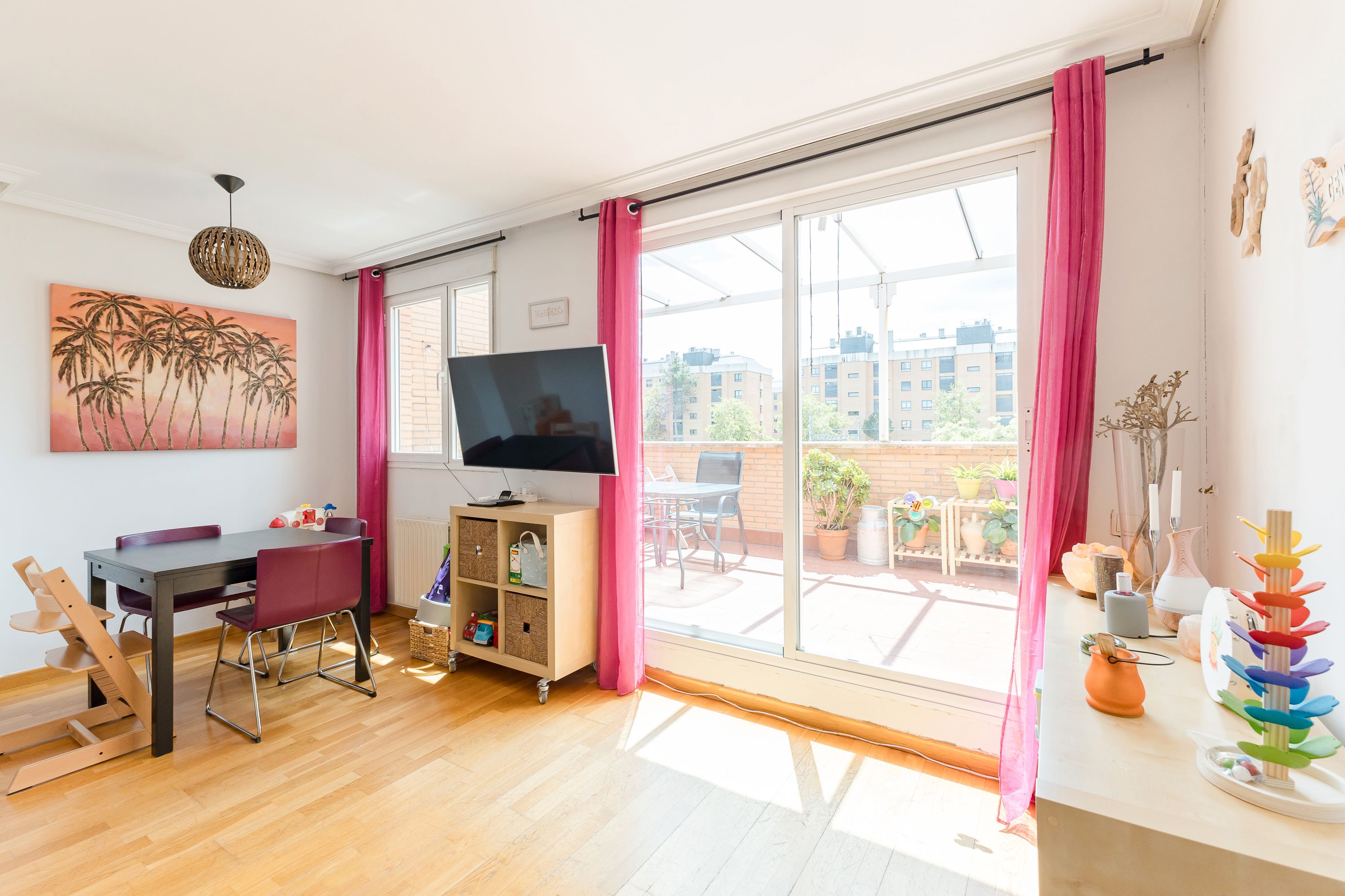 Sala d'estar de Àtic en venda en  Madrid Capital amb Aire condicionat, Calefacció i Jardí privat