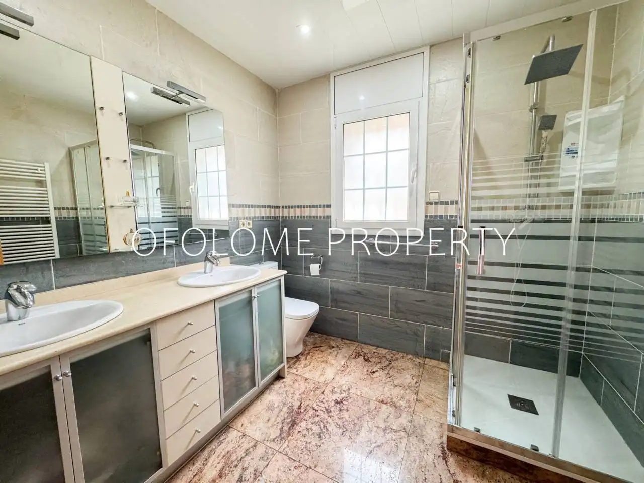 Baño de Casa o chalet en venta en Santa Perpètua de Mogoda con Aire acondicionado, Calefacción y Jardín privado