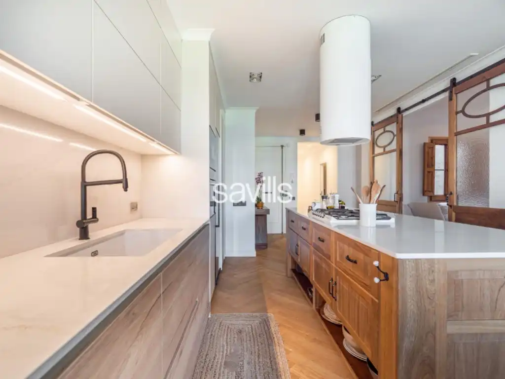 Cuina de Apartament en venda en Barcelona amb Aire condicionat, Terrassa i Forn