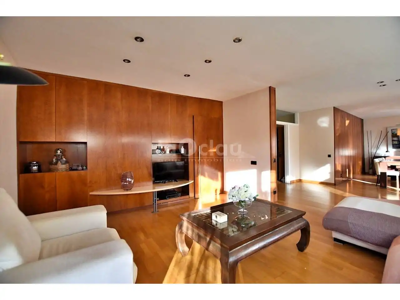Sala d'estar de Dúplex en venda en Manlleu amb Calefacció, Parquet i Terrassa