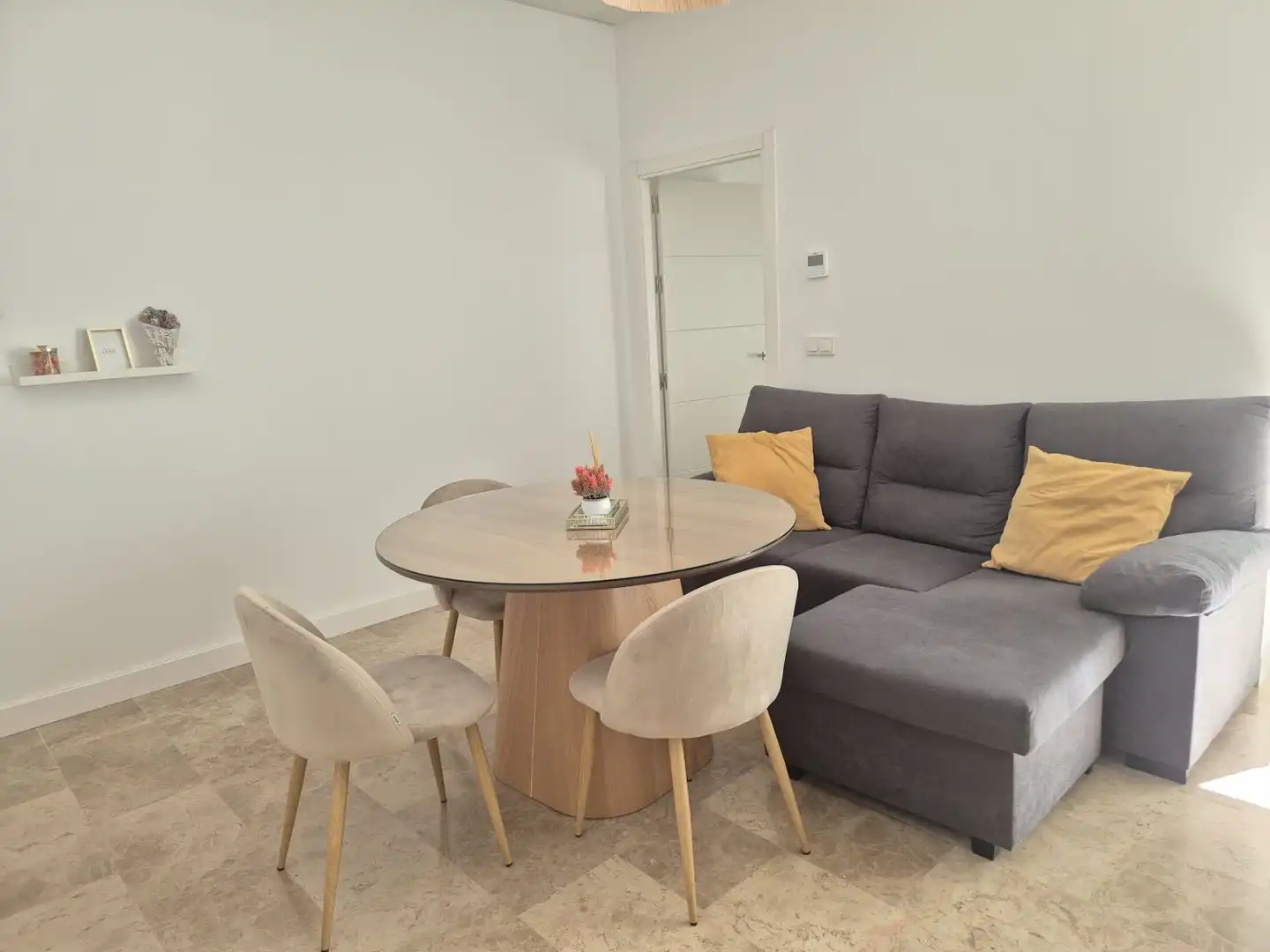 Living room of Apartments for rent in Badajoz  with Terrace and Furnished