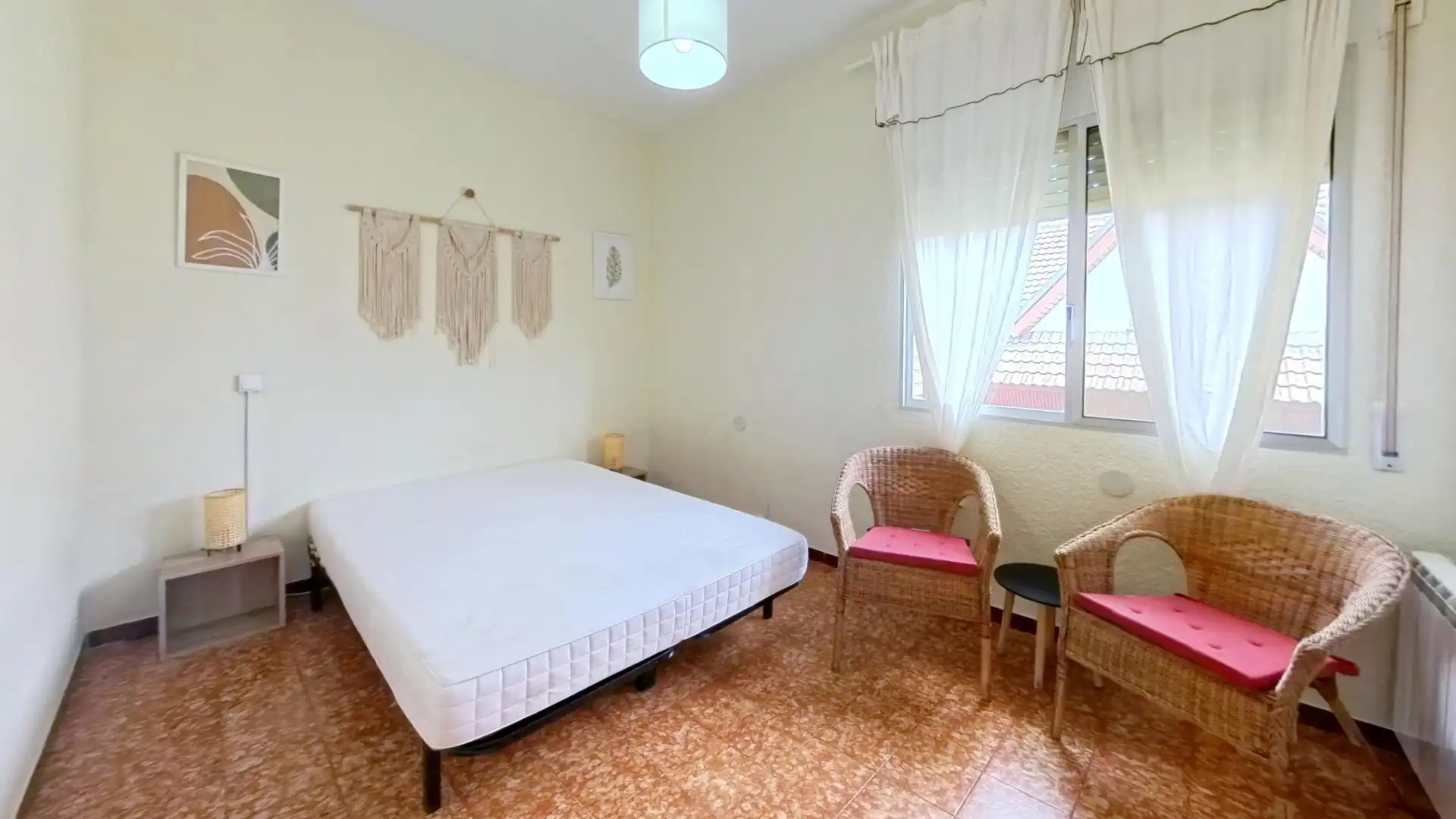 Dormitori de Apartament de lloguer en Cambrils amb Aire condicionat, Calefacció i Terrassa