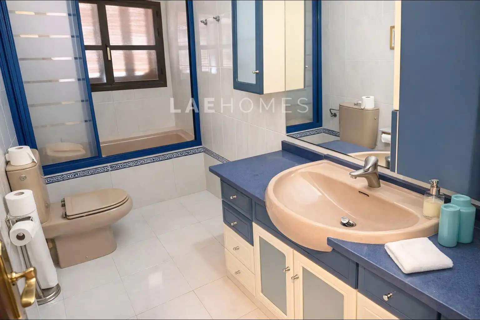 Badezimmer von Maisonette zum Verkauf in Jaén mit Klimaanlage und Balkon