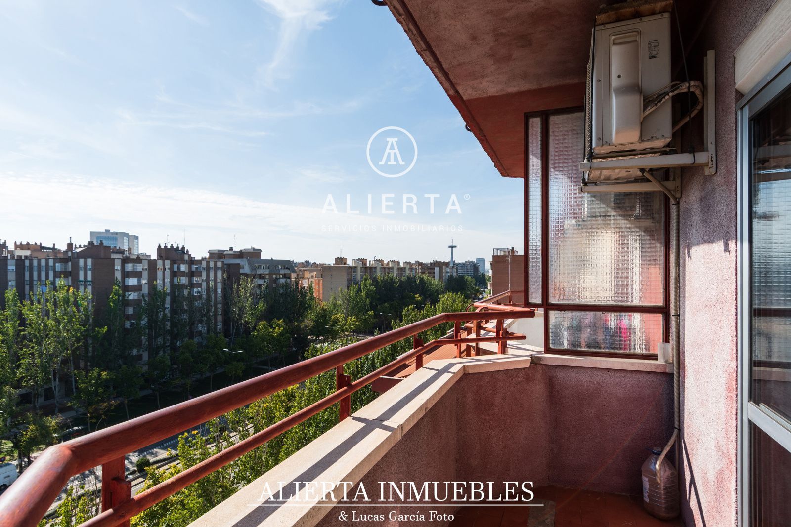 Exterior view of Attic for sale in  Zaragoza Capital  with Air Conditioner, Heating and Terrace