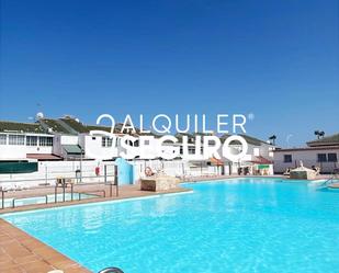 Piscina de Casa o xalet de lloguer en  Cádiz Capital amb Terrassa, Piscina i Moblat