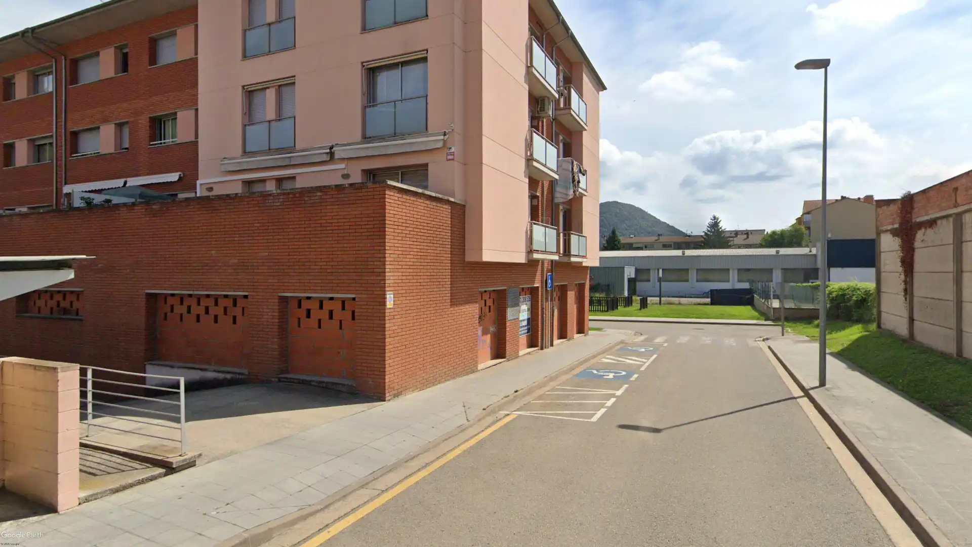 Exterior view of Buildings for sale in Olot