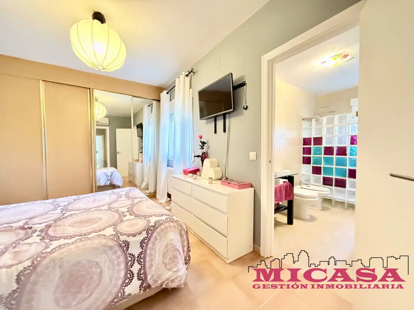 Habitación de Casa adosada en venta en Illescas con Aire acondicionado, Calefacción y Jardín privado