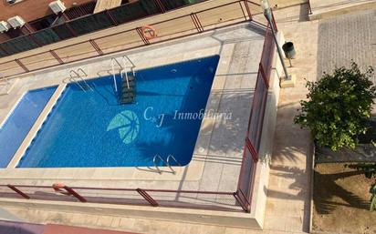 Piscina de Casa adosada en venda en Sagunto / Sagunt amb Calefacció, Jardí privat i Terrassa