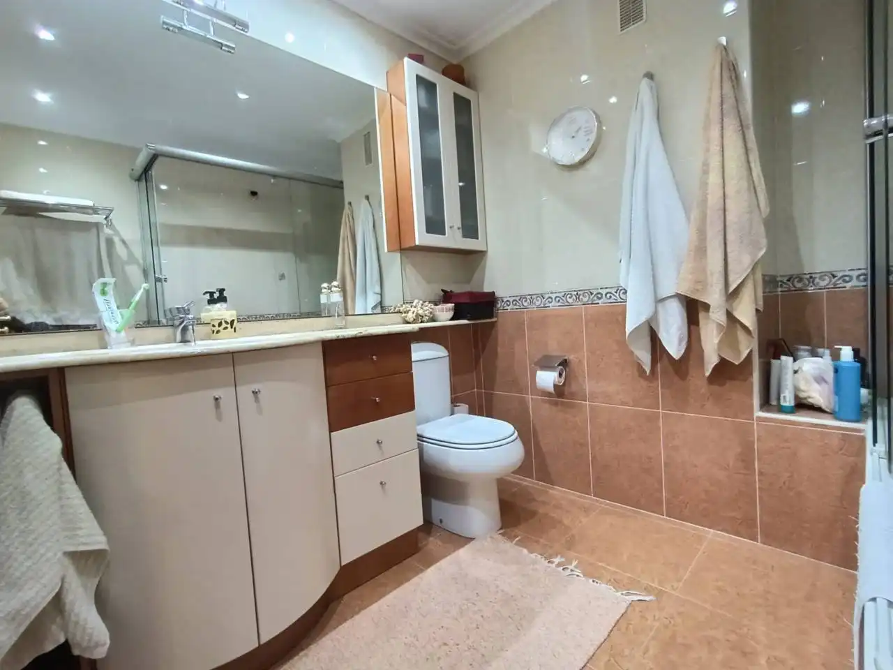 Badezimmer von Wohnung zum Verkauf in Burgos mit Heizung, Parkett und Terrasse
