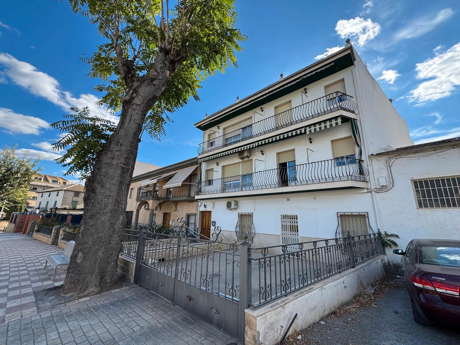 Vista exterior de Edificio en venta en Alcaudete
