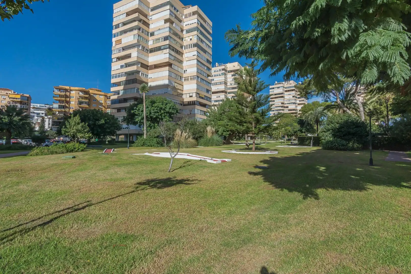 Vista exterior de Pis en venda en Torremolinos amb Terrassa i Piscina comunitària