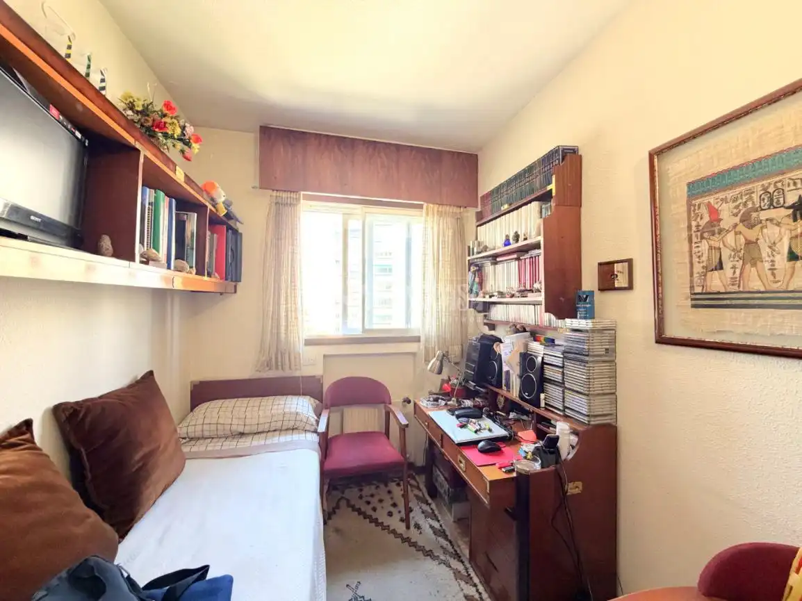 Schlafzimmer von Wohnung zum Verkauf in Madrid mit Heizung, Privatgarten und Schwimmbad