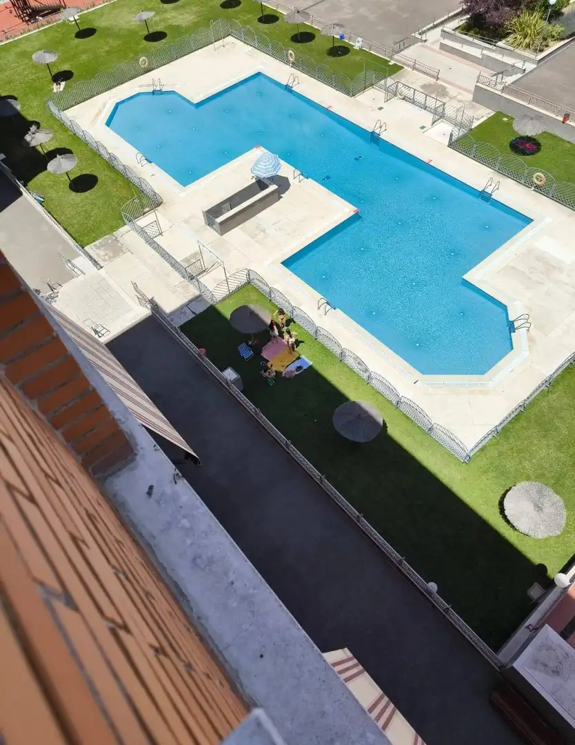 Ático con piscina en venta en Ciudad Lineal, imagen 2