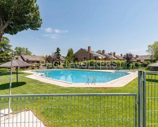 Swimming pool of House or chalet for sale in Majadahonda  with Air Conditioner, Heating and Private garden