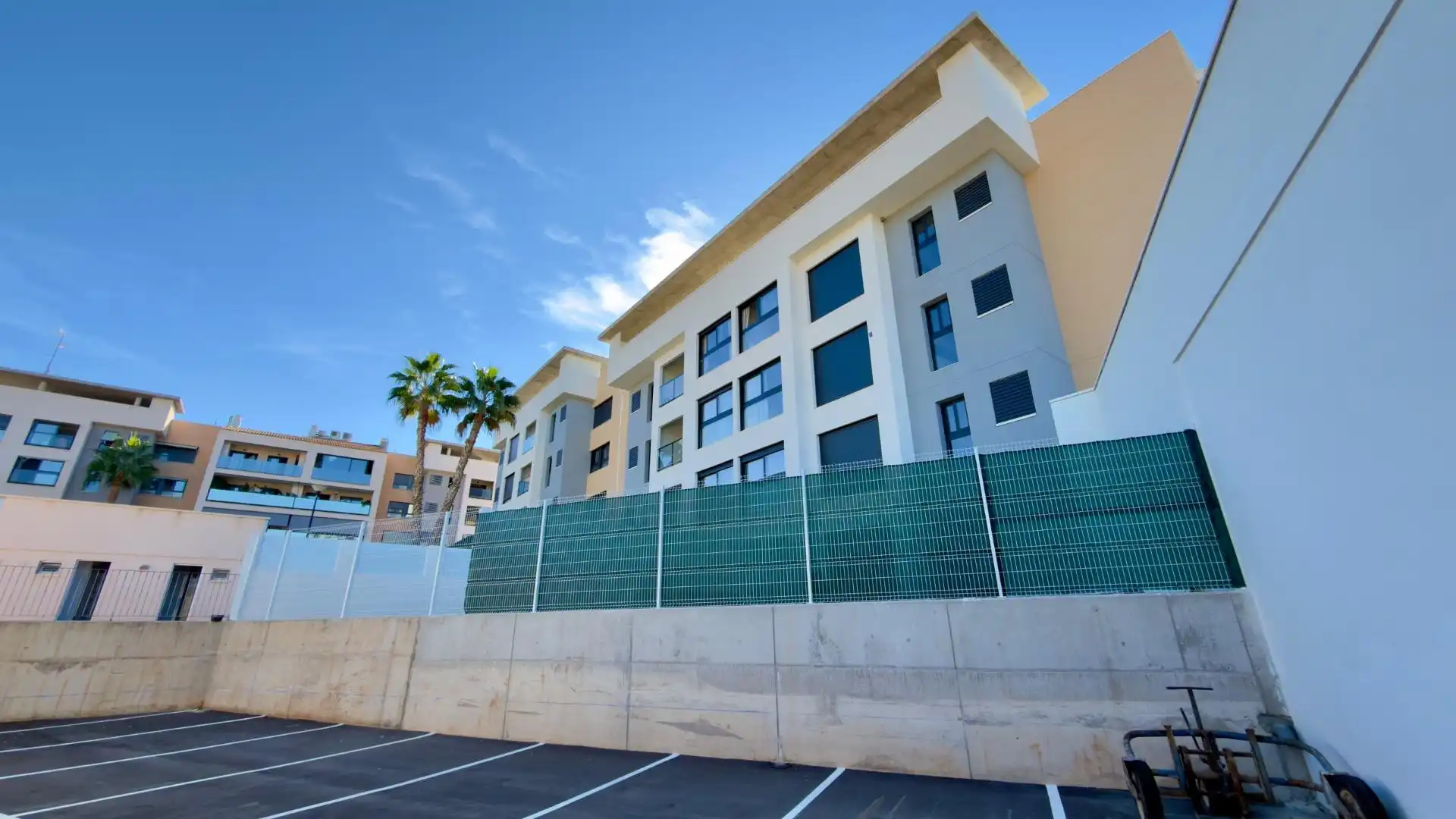 Vista exterior de Apartament en venda en Finestrat amb Aire condicionat, Calefacció i Jardí privat