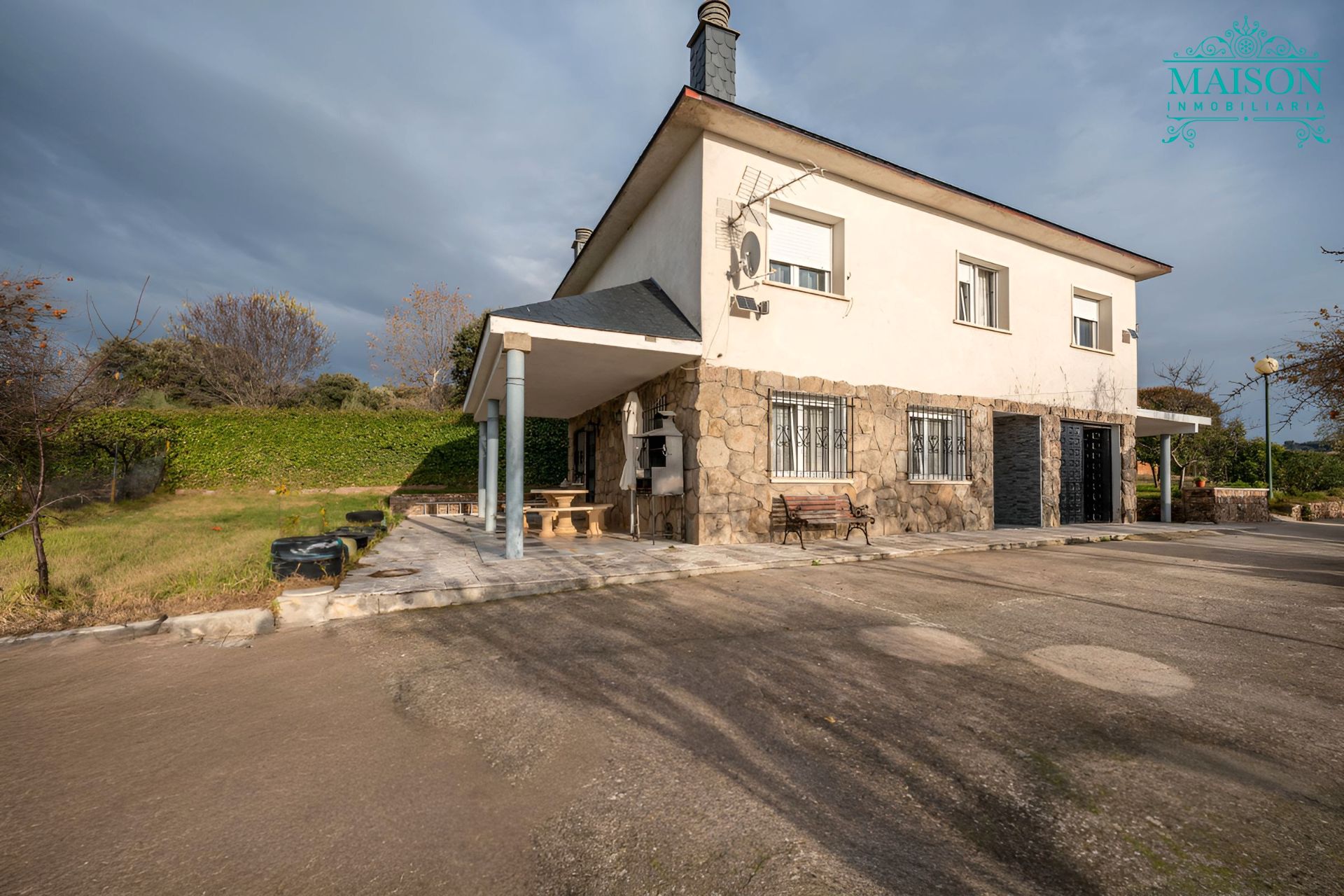 Vista exterior de Finca rústica en venda en Talamanca de Jarama amb Calefacció i Jardí privat