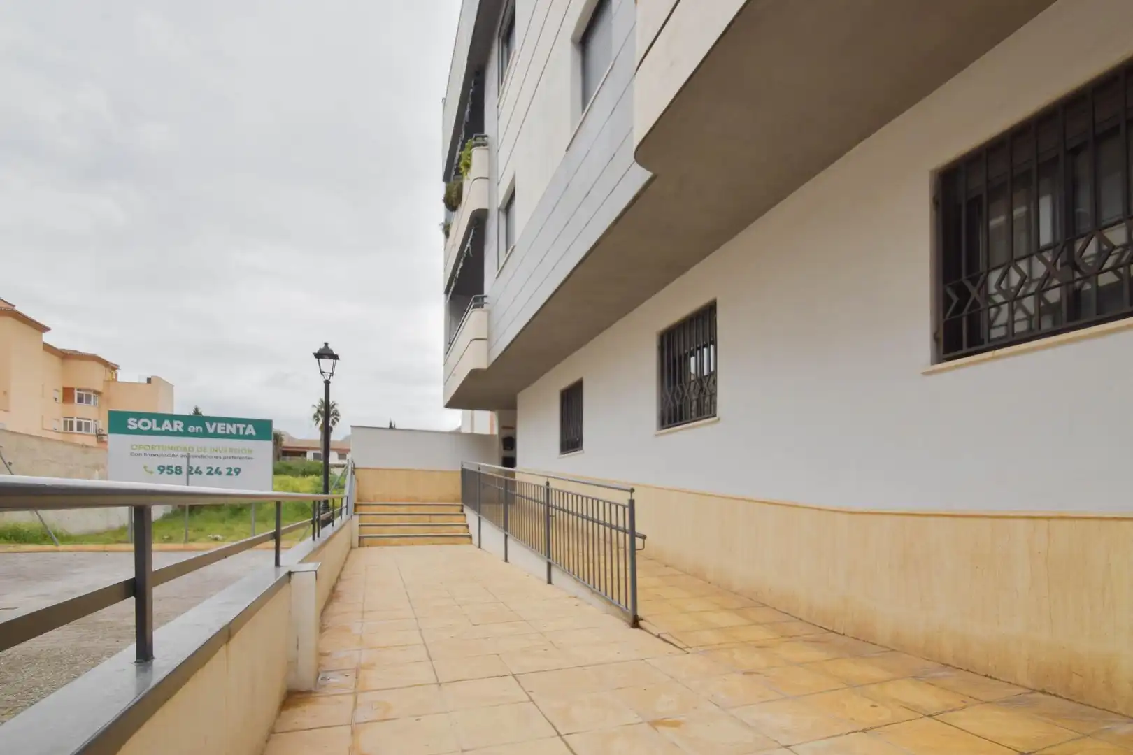 Vista exterior de Pis en venda en Atarfe amb Calefacció