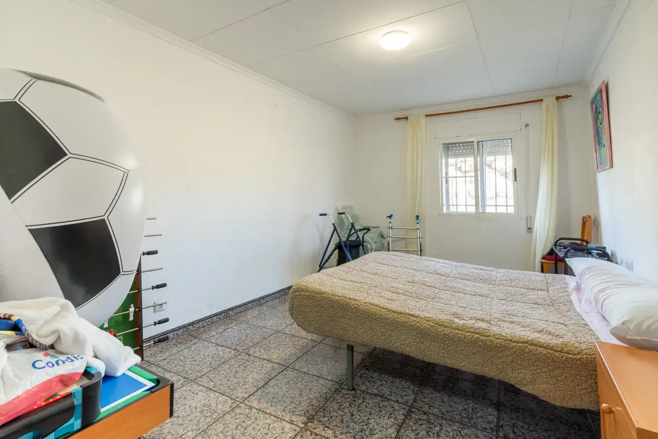 Schlafzimmer von Country house zum Verkauf in Tortosa mit Privatgarten, Schwimmbad und Internet