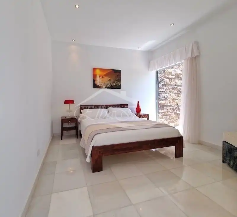 Dormitori de Casa o xalet en venda en Adeje amb Aire condicionat, Jardí privat i Terrassa