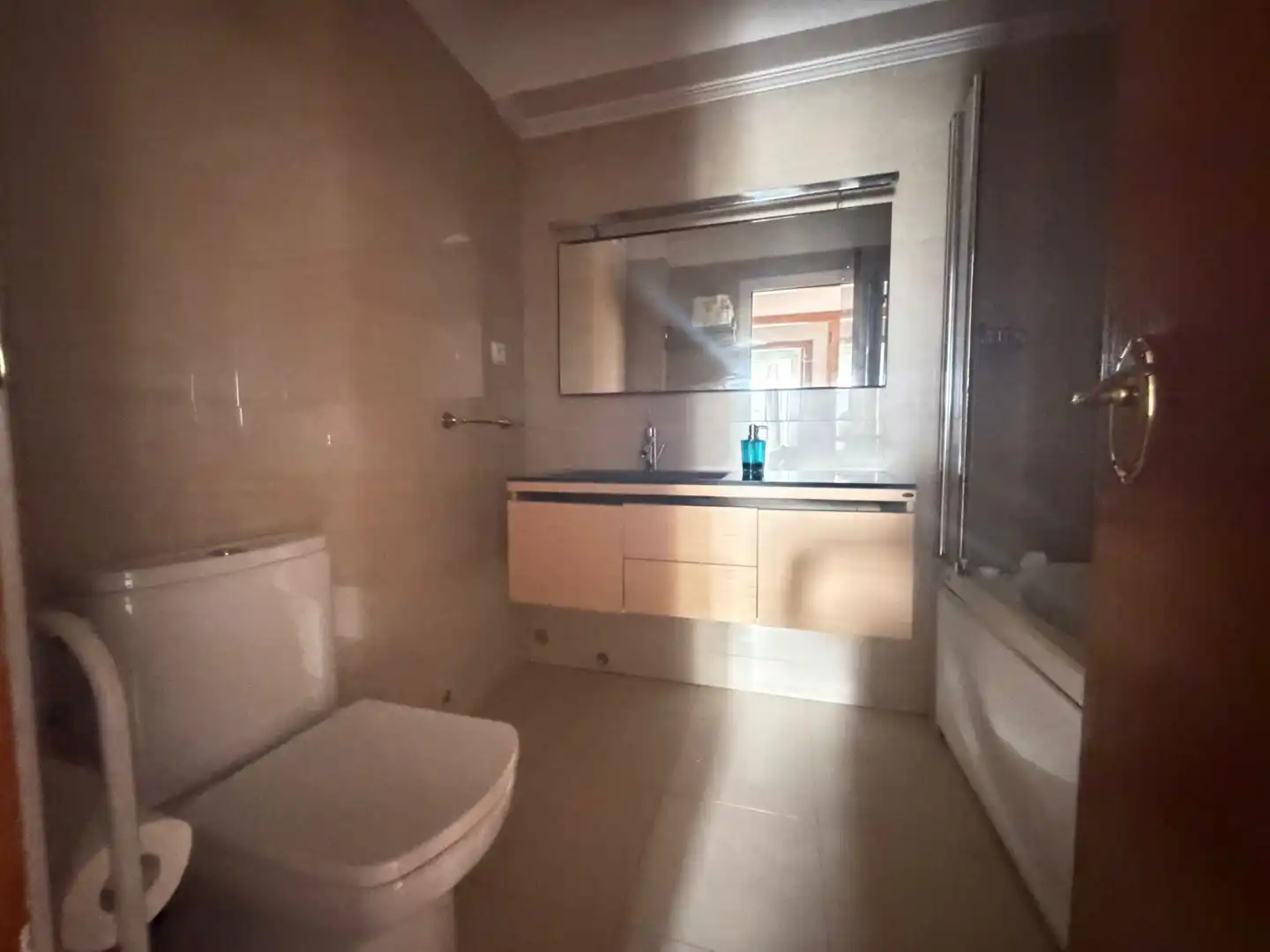 Baño de Piso de alquiler en Ferrol con Calefacción, Terraza y Amueblado
