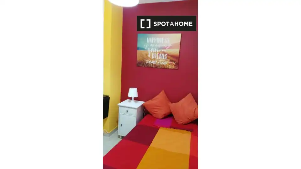 Habitación de Piso de alquiler en Alcalá de Henares con Aire acondicionado, Calefacción y Amueblado