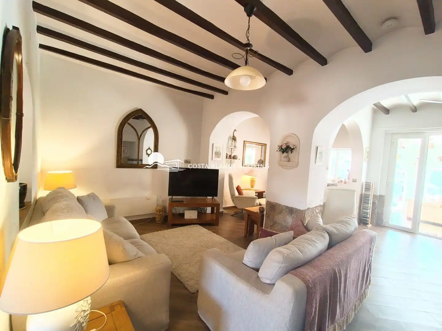 Sala d'estar de Casa o xalet en venda en L'Alfàs del Pi amb Aire condicionat, Calefacció i Jardí privat