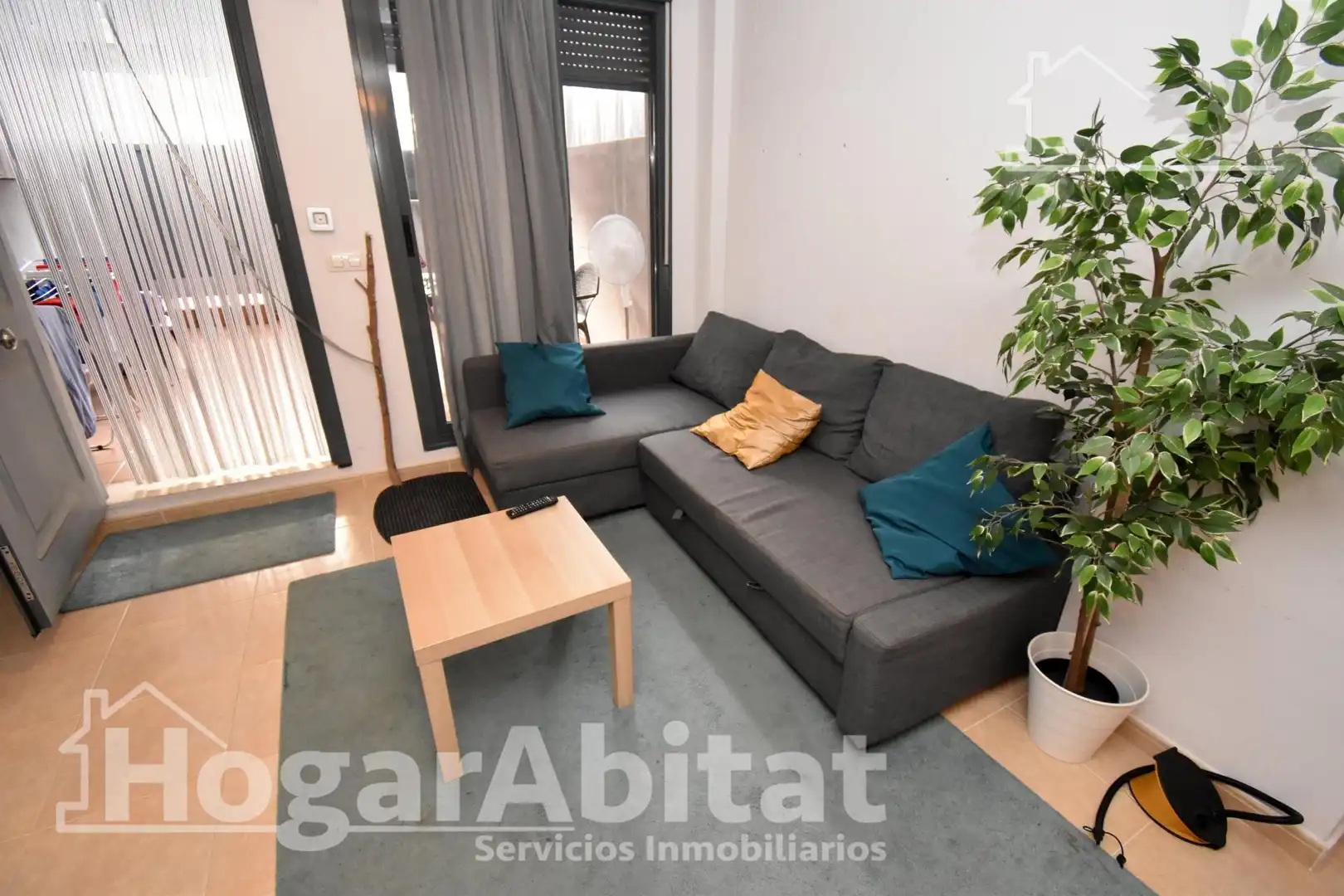 Sala d'estar de Casa adosada en venda en Almazora / Almassora amb Terrassa, Traster i Moblat