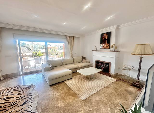 Casa adosada en Venta en Calle Sand, 52 en Santa Clara