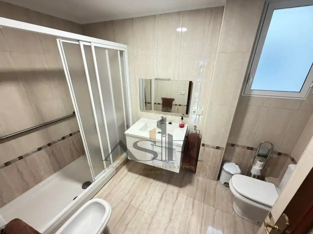 Bathroom of Flat for rent in Alzira