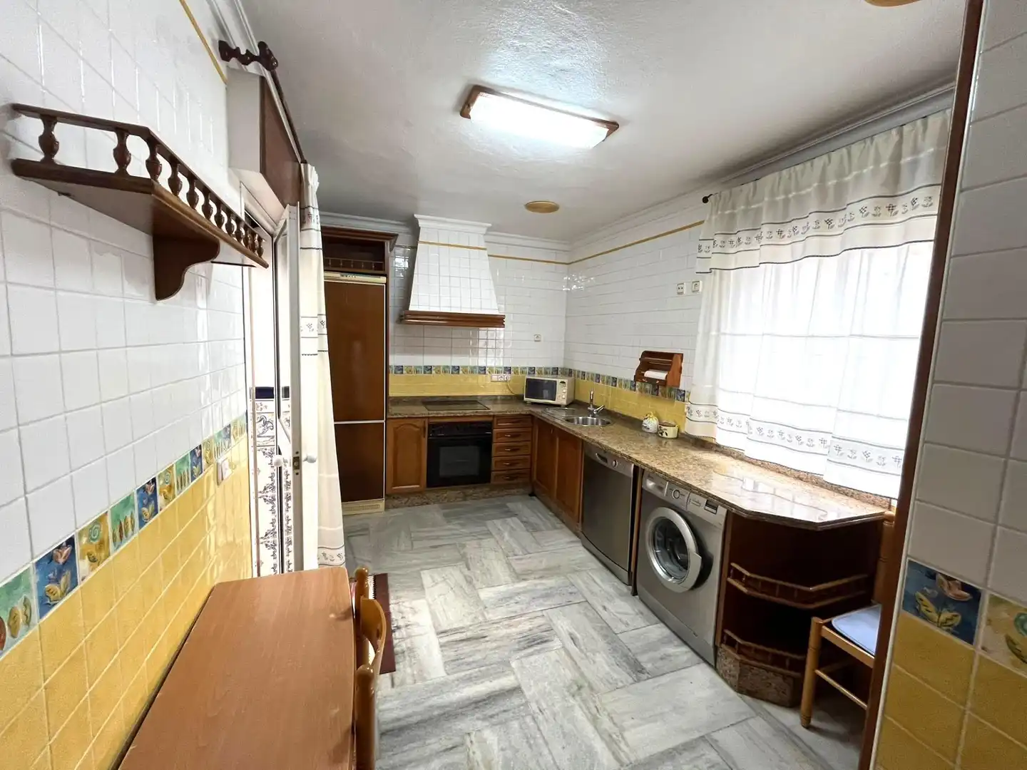 Cocina de Casa adosada en venta en Moguer con Aire acondicionado, Terraza y Trastero