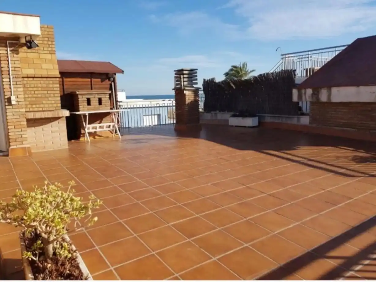 Terrasse von Wohnung zum Verkauf in Castelldefels mit Klimaanlage, Terrasse und Balkon