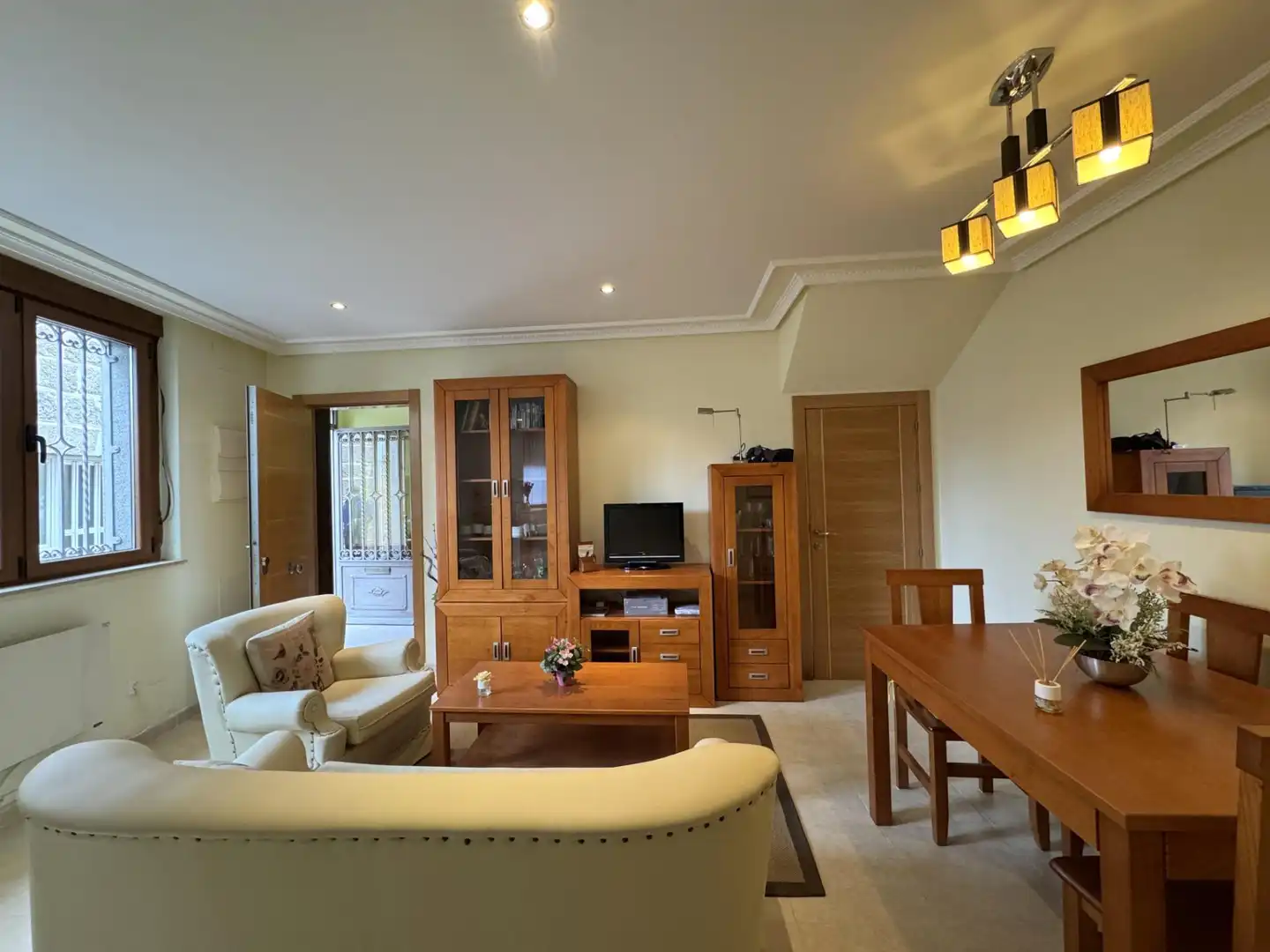 Sala d'estar de Casa adosada en venda en Pradosegar